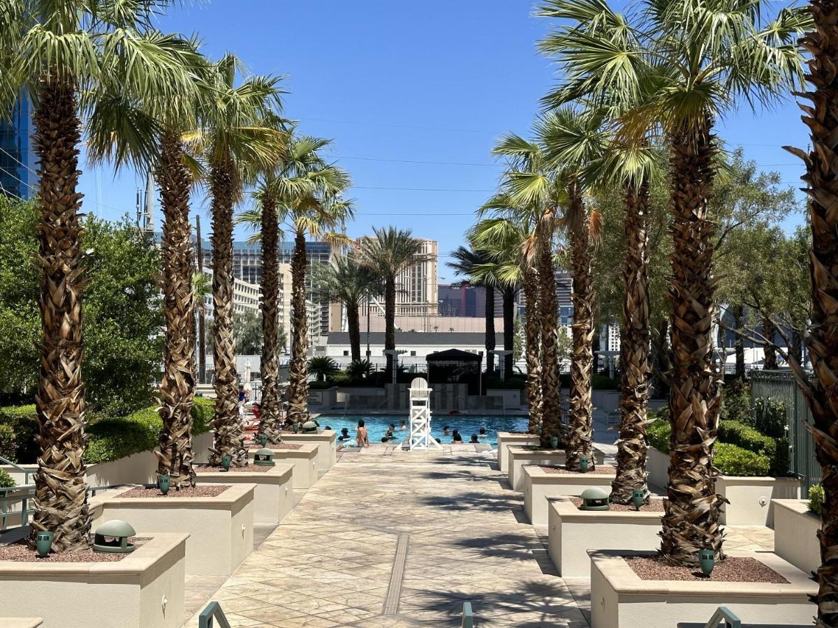 Mgm Signature Deluxe Balcony Strip View Suite Лас-Вегас Экстерьер фото