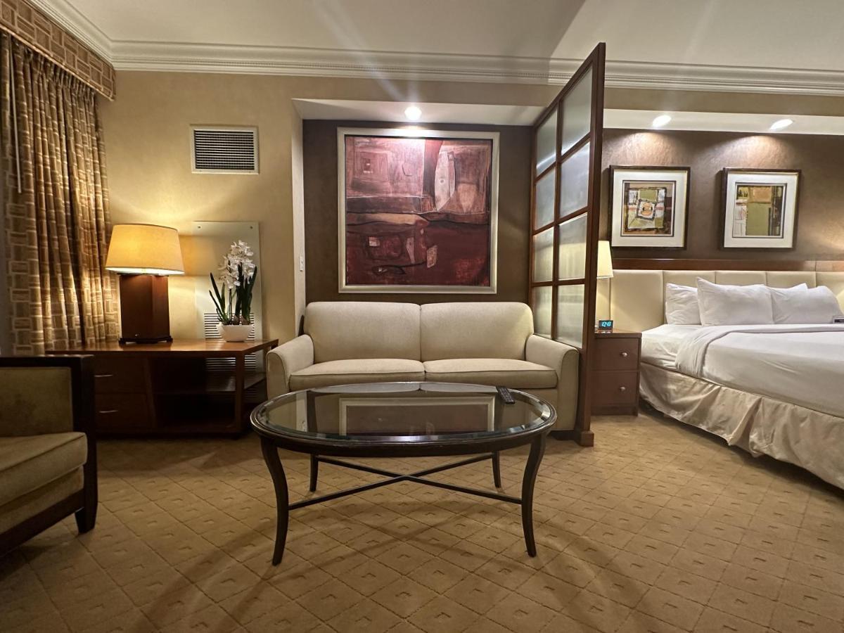Mgm Signature Deluxe Balcony Strip View Suite Лас-Вегас Экстерьер фото