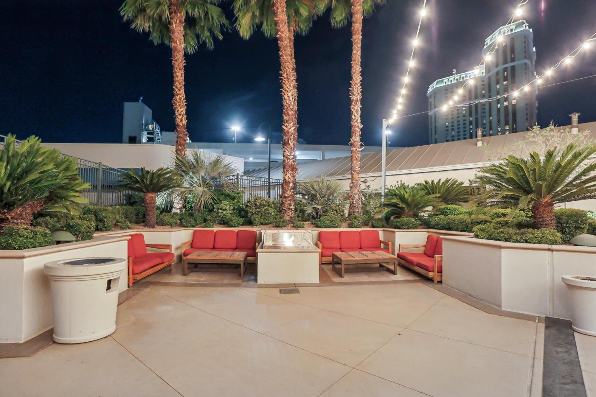 Mgm Signature Deluxe Balcony Strip View Suite Лас-Вегас Экстерьер фото