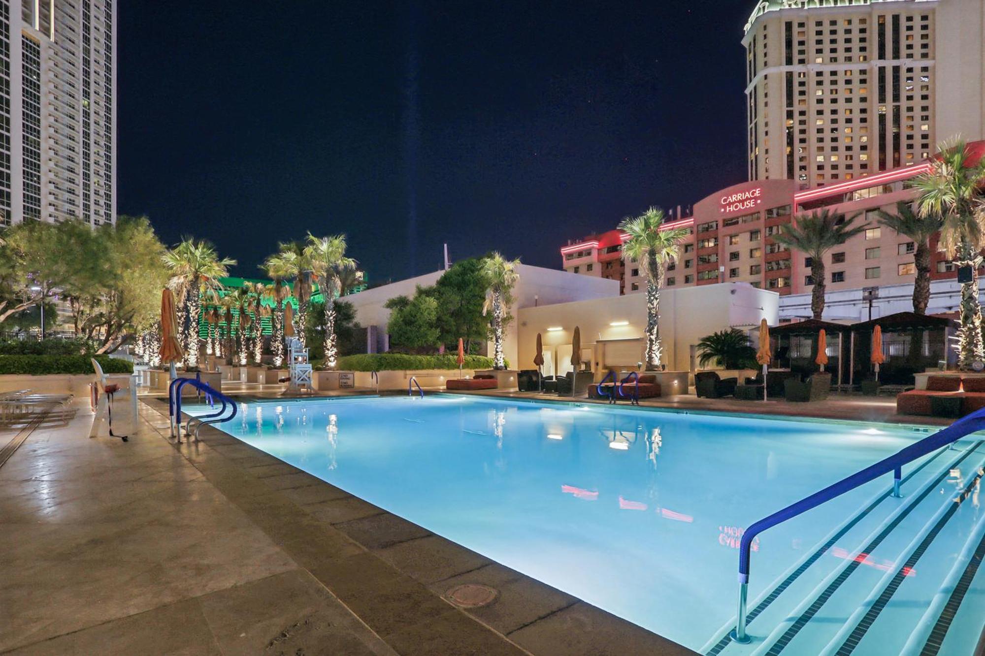 Mgm Signature Deluxe Balcony Strip View Suite Лас-Вегас Экстерьер фото