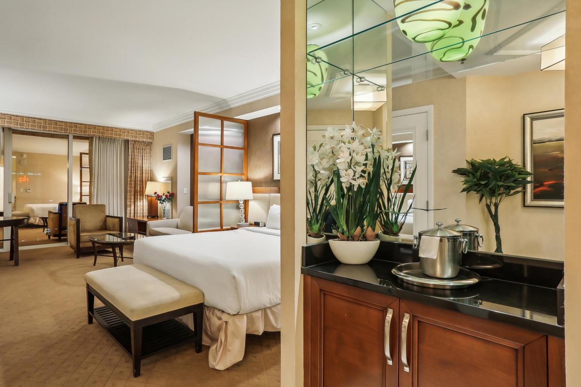 Mgm Signature Deluxe Balcony Strip View Suite Лас-Вегас Экстерьер фото