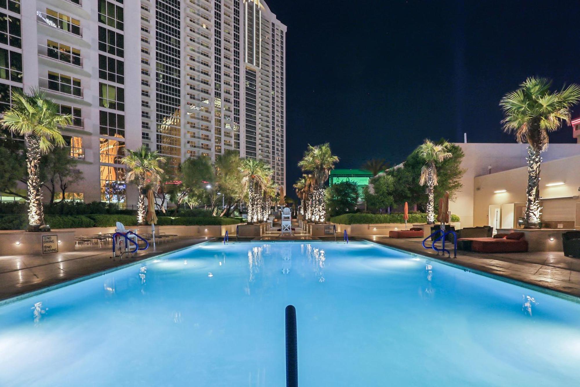 Mgm Signature Deluxe Balcony Strip View Suite Лас-Вегас Экстерьер фото