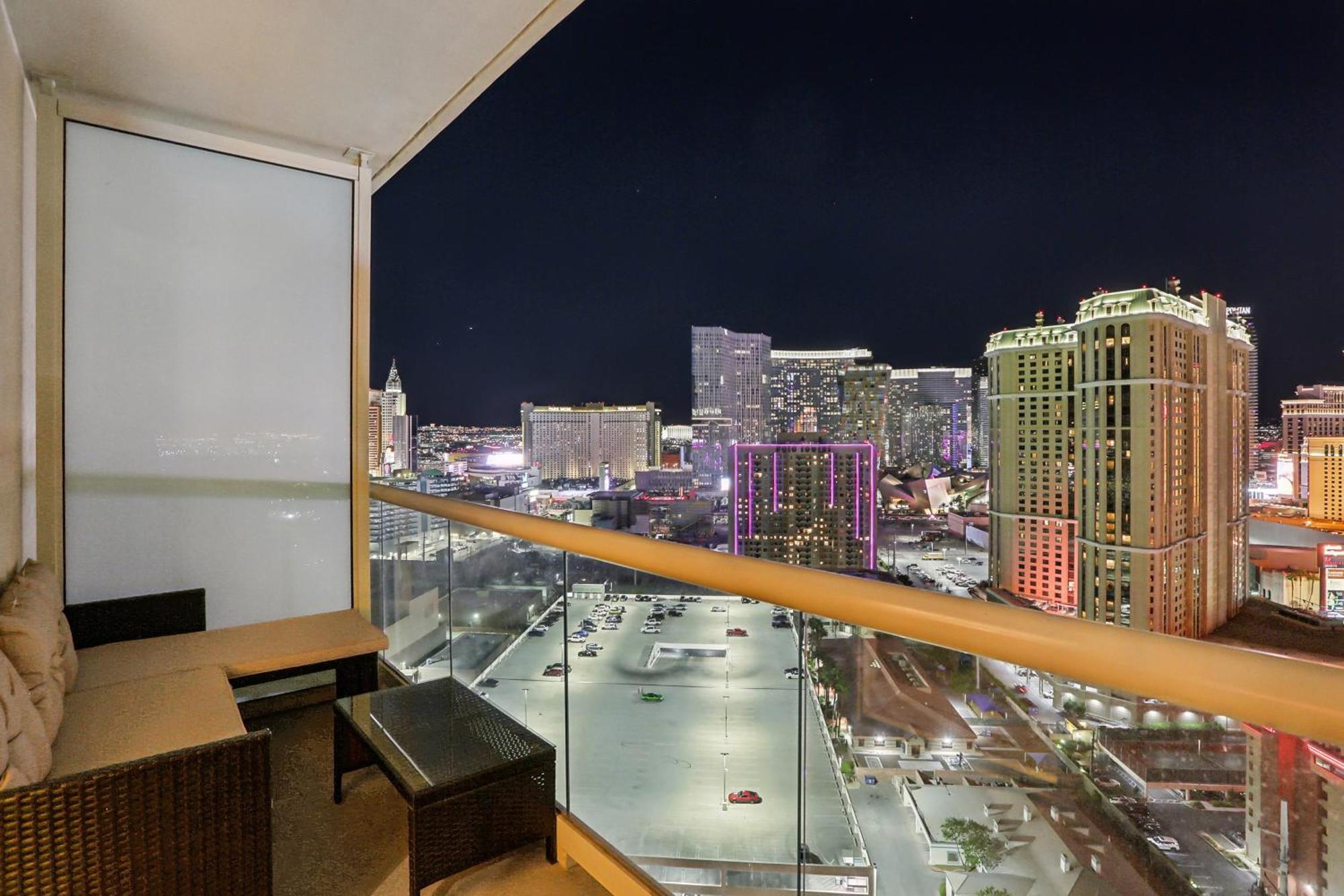 Mgm Signature Deluxe Balcony Strip View Suite Лас-Вегас Экстерьер фото