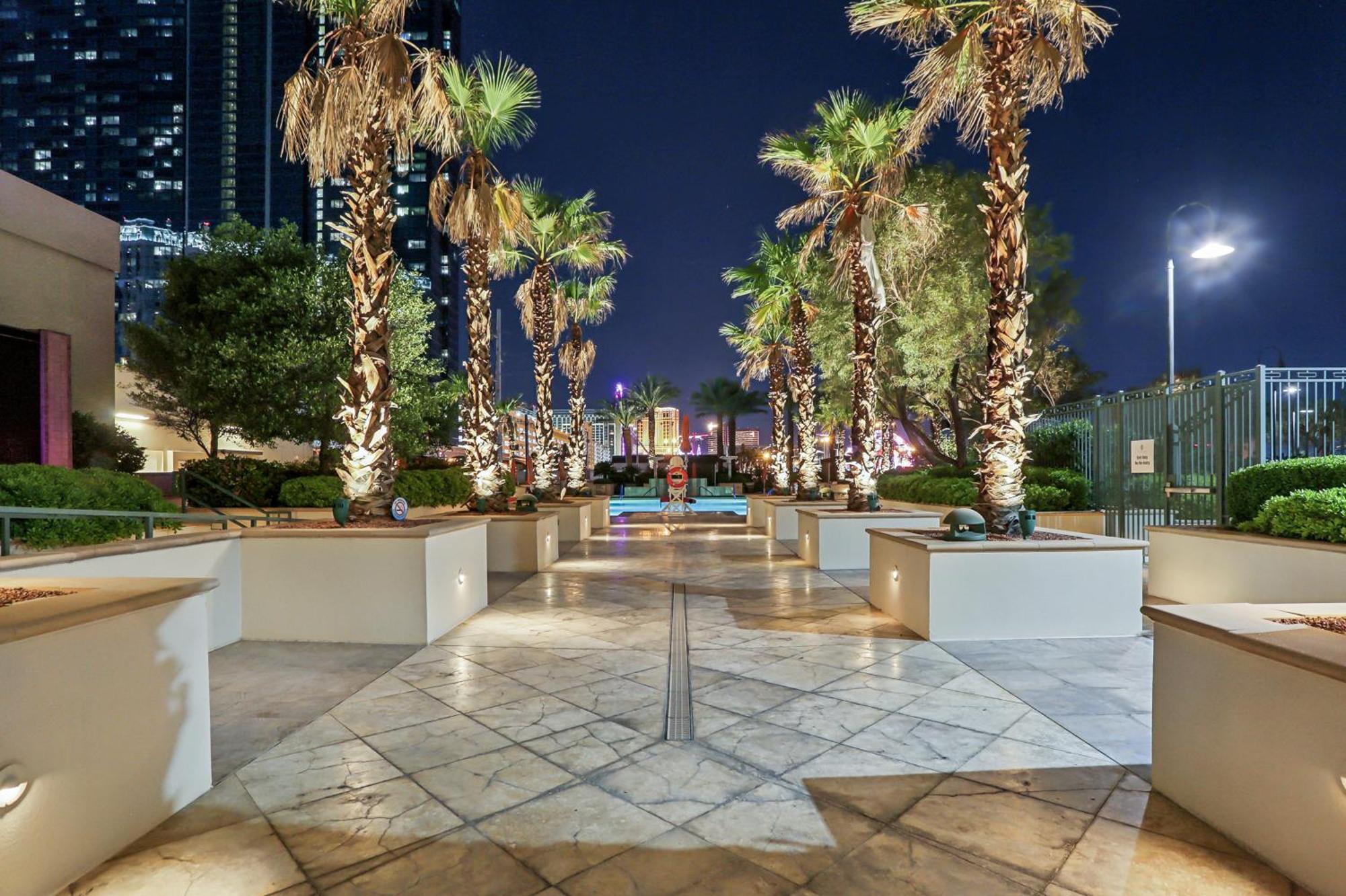 Mgm Signature Deluxe Balcony Strip View Suite Лас-Вегас Экстерьер фото