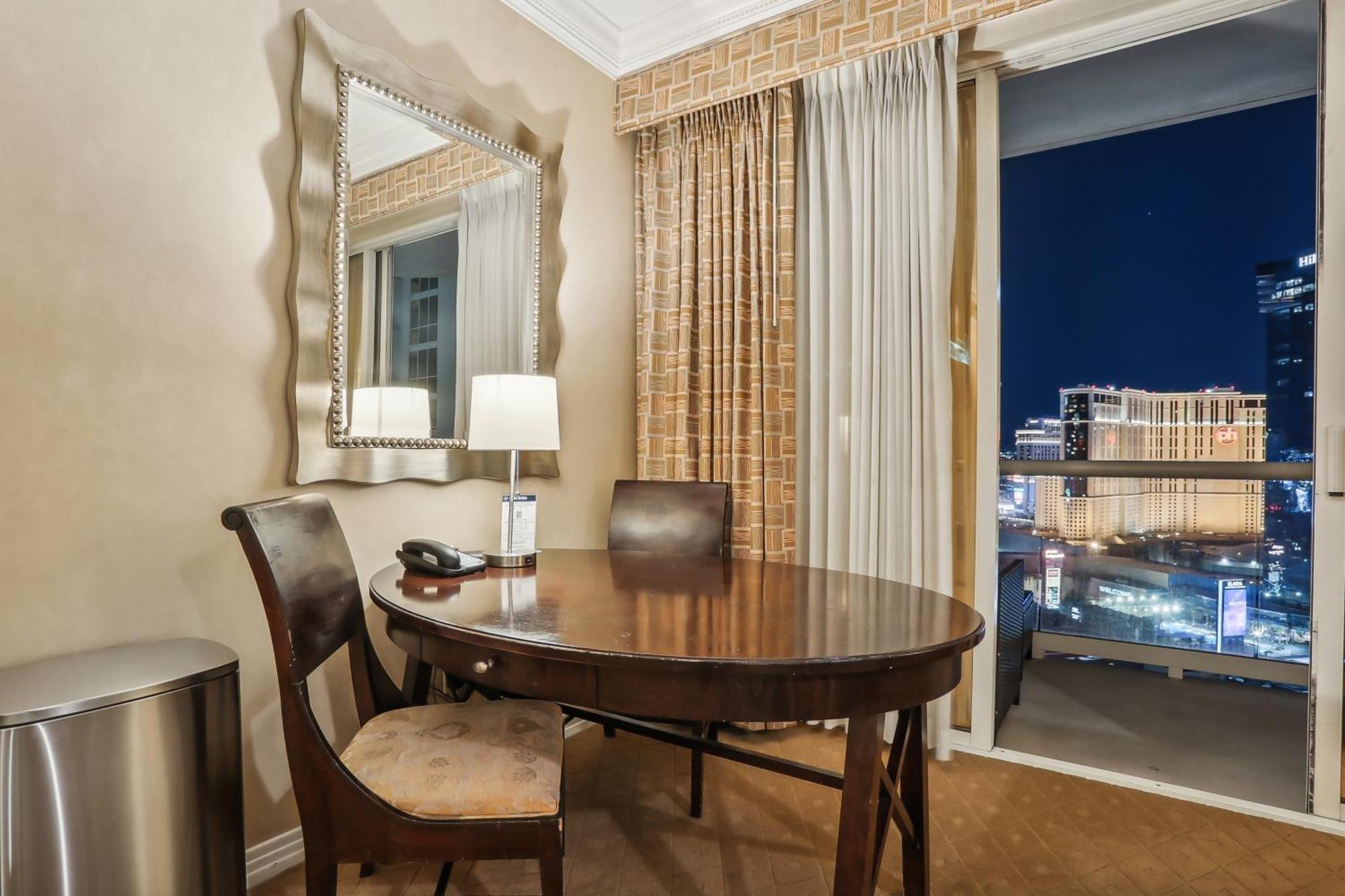 Mgm Signature Deluxe Balcony Strip View Suite Лас-Вегас Экстерьер фото